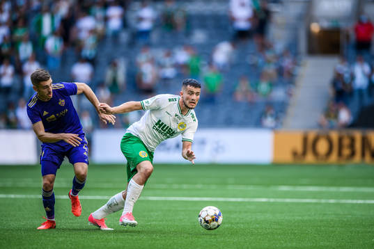 Blaz Vrhovec of Maribor and Astrit Selmani of Hammarby
