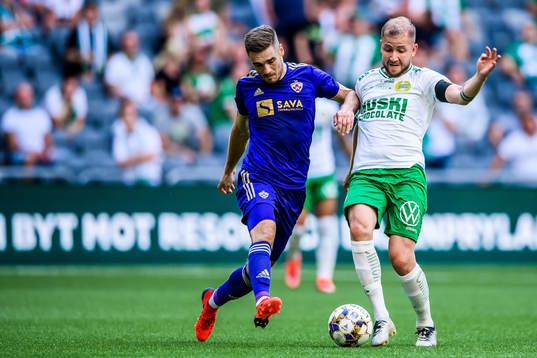 Blaz Vrhovec of Maribor and Darijan Bojanic of Hammarby