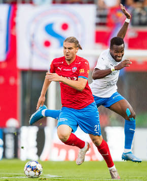 Helsingborgs Charlie Weberg och Värnamos Christioan Moses