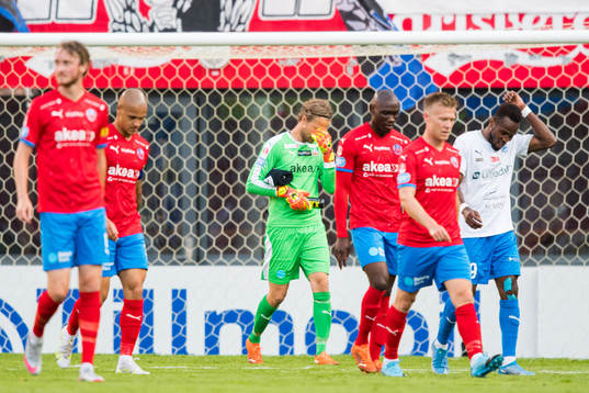 Helsingborgs målvakt Anders Lindegaard (m) deppar