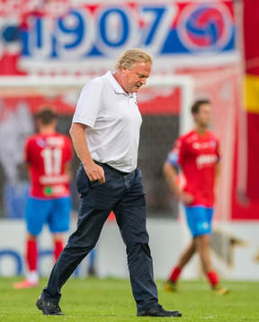 Helsingborgs tränare Jörgen Lennartsson deppar