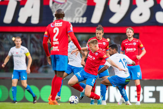 Helsingborgs Andreas Landgren och Värnamos Wenderson