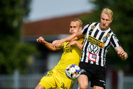 Sundsvalls Pontus Engblom och Landskronas Viktor Wihlstrand