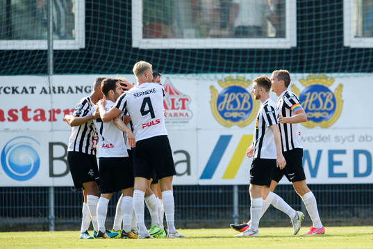 Landskronas spelare jublar