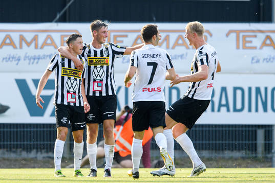 Landskronas spelare jublar