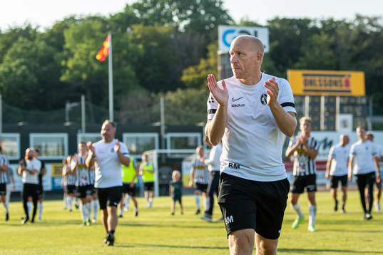 Landskronas tränare Billy Magnusson tackar publiken