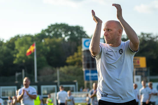 Landskronas tränare Billy Magnusson tackar publiken