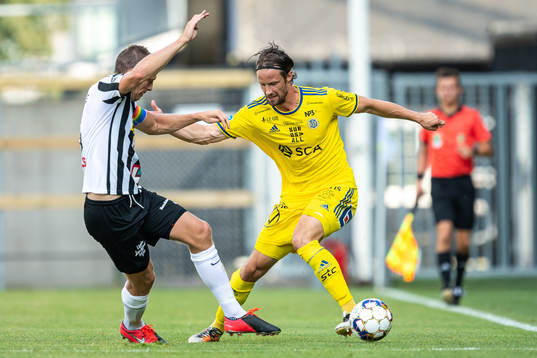 Landskronas Philip Andersson mot Sundsvalls Linus Hallenius