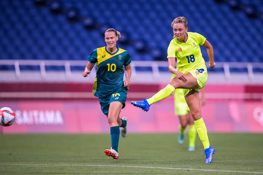 Fridolina Rolfö of Sweden scores 3-2