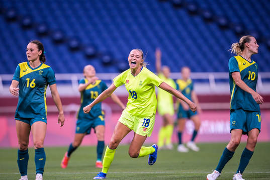 Fridolina Rolfö of Sweden celebrates as she’s cored 3-2