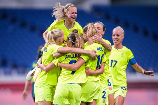 Bläddra bland fler bilder av Tokyo 2020 Olympics, day 1, Football, Sweden - Australia