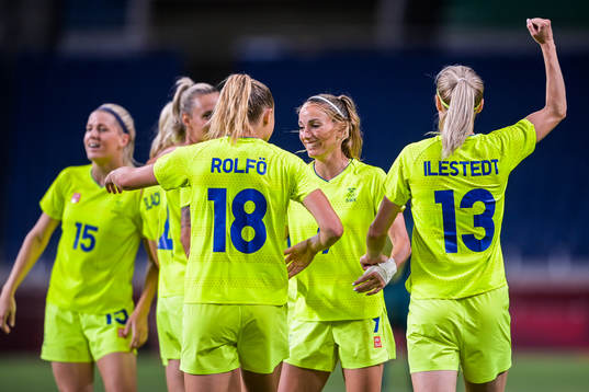 Fridolina Rolfö, Kosovare Asllani and Amanda Ilestedt of