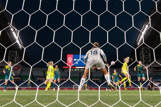 Stina Blackstenius of Sweden scores 4-2 in the women´s