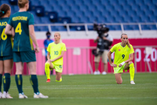 Kosovare Asllani kneels