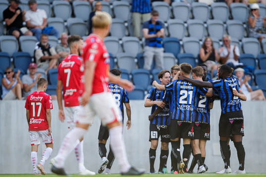 Sirius Johan Karlsson jublar