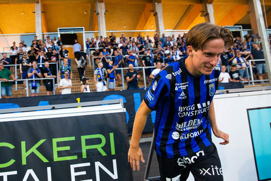 Sirius Johan Karlsson jublar