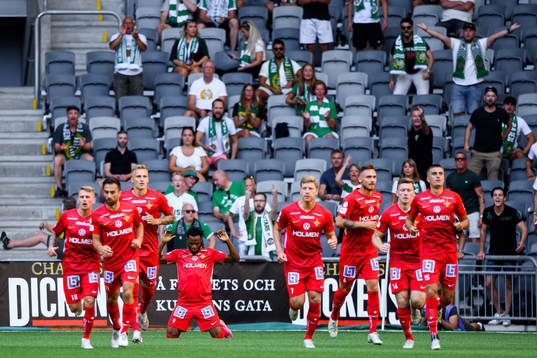 IFK Norrköpings Samuel Adegbenro jublar