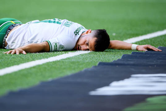 Hammarbys Astrit Selmani deppar