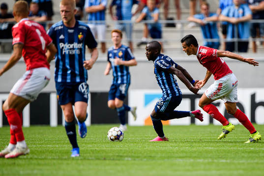 Djurgårdens Edward Chilufya  och Kalmars Romario Pereira