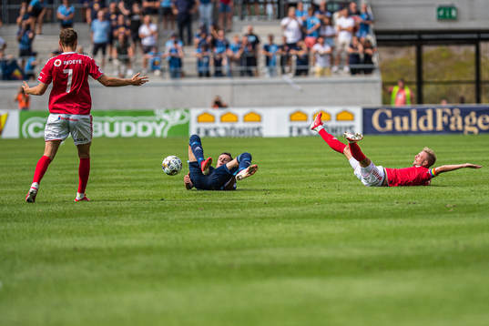 Kalmars Jonathan Ring  och Djurgårdens Haris Radetinac