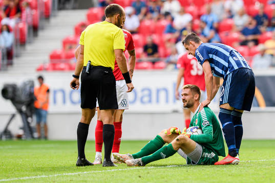 Djurgårdens Haris Radetinac och Kalmars målvakt Lucas