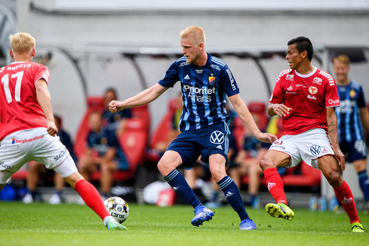 Djurgårdens Kalle Holmberg och Kalmars Romario Pereira