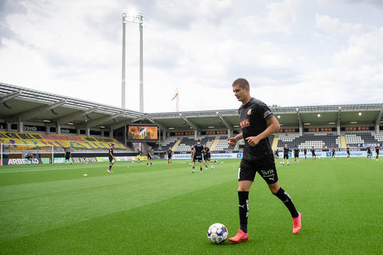 Häckens Leo Bengtsson innan fotbollsmatchen i Allsvenskan