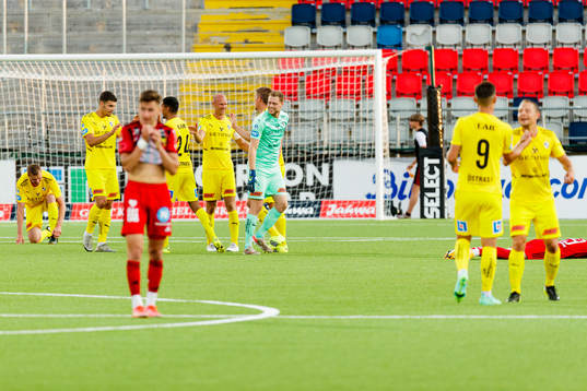 Halmstads Andreas Johansson jublar met lagkamrater