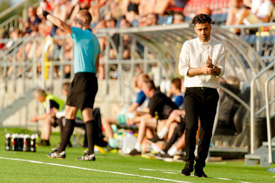 Östersunds tränare Amir Azrafshan deppar