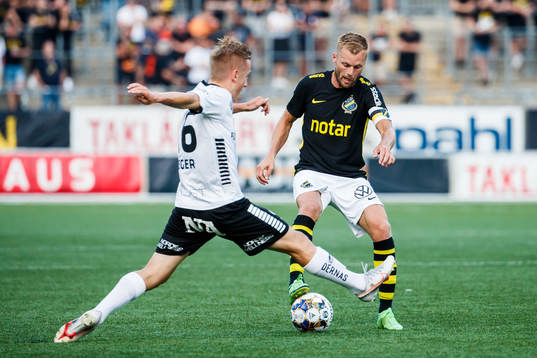 s Sebastian Larsson