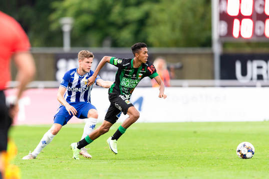 IFK Göteborgs Gustaf Norlin och Varbergs Tashreeq Matthews