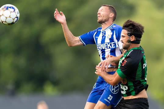 IFK Göteborgs Marcus Berg och Varbergs Oliver Stanisic