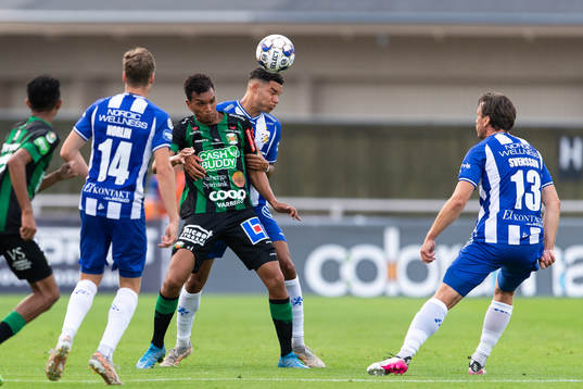 Varbergs Ryan Moon och IFK Göteborgs Alexander Jallow