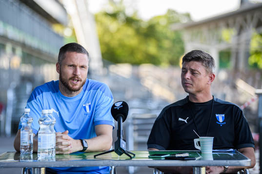 Lasse Nielsen and Jon Dahl Tomasson, head coach of Malmö FF