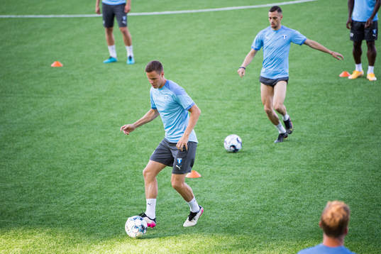 Niklas Moisander and Veljko Birmancevic