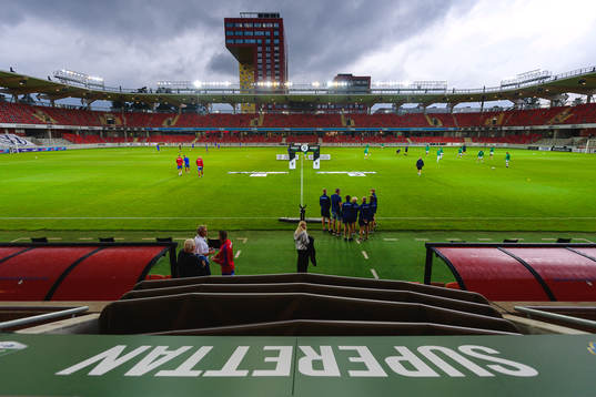 Interiör vy från Visma arena före fotbollsmatchen i