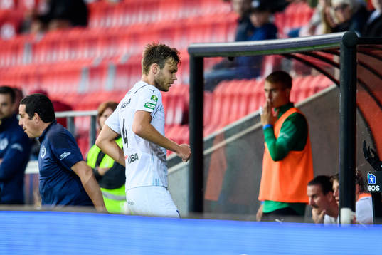 Jönköpings Marcus Degerlund lämnar planen