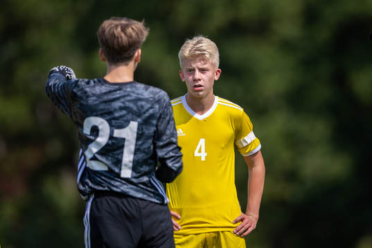 Målvakt Jakob Jäger Röding och Måns Petersson