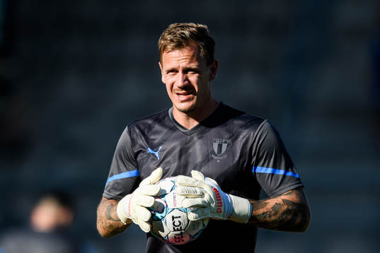 goalkeeper Johan Dahlin of Malmö FF