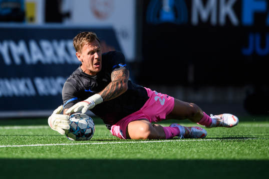 goalkeeper Johan Dahlin of Malmö FF
