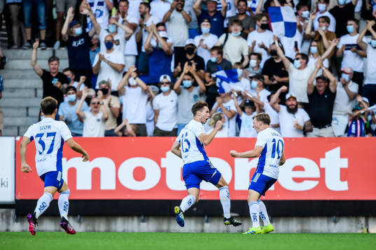 Miro Tenho and Lucas Lingman of Helsinki celebrate