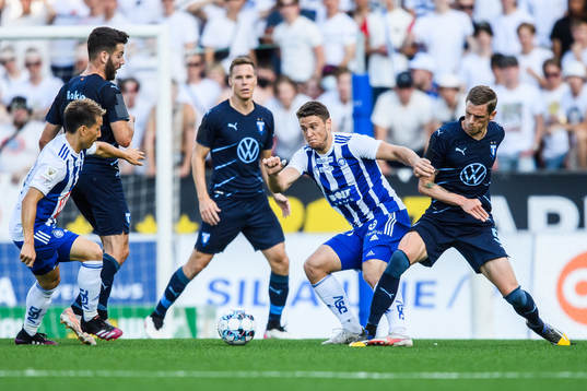 Filip Valencic of Helsinki and Sören Rieks of Malmö FF