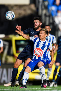 Erdal Rakip of Malmö FF and Atomu Tanaka of Helsinki