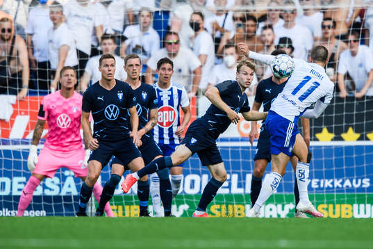 Oscar Lewicki of Malmö FF and Roope Riski of Helsinki
