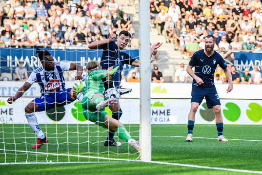 Filip Valencic of Helsinki and Anel Ahmedhodzic of Malmö FF