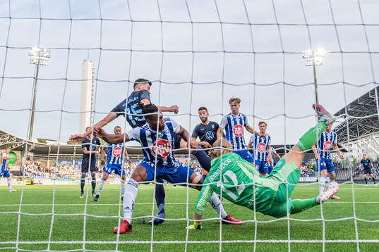 Anel Ahmedhodzic of Malmö FF with a chance against Luis