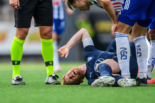 Anders Christiansen of Malmö FF is in pain