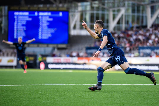 Veljko Birmancevic of Malmö FF celebrates
