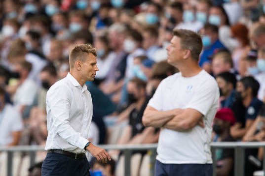 Toni Koskela, head coach of Helsinki and Jon Dahl Tomasson,