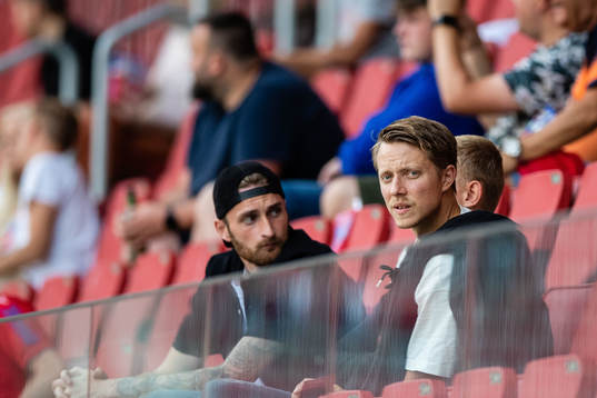 Helsingborgs Viktor Lundberg på läktaren